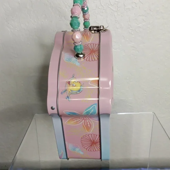 DISNEY THE LITTLE MERMAID ARIEL TIN CUPCAKE LUNCHBOX - Picture 5 of 7